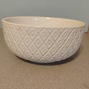 Destinos SA Trellis Pattern  Large Round Bowl